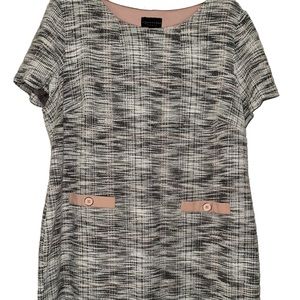 Women’s short sleeve dress